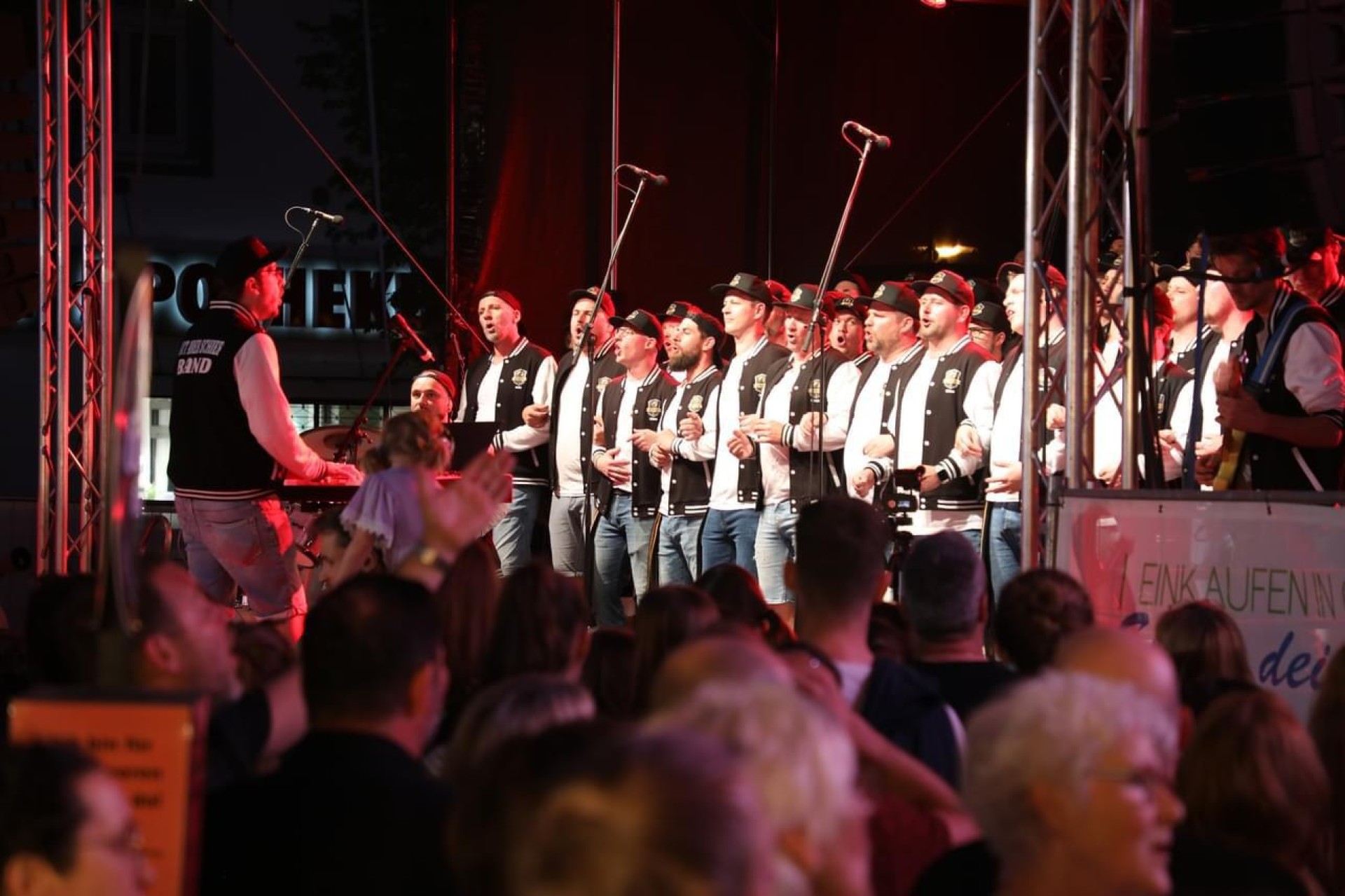 Laut aber Schief!“ live in Gummersbach – Ein Abend voller Überraschungen